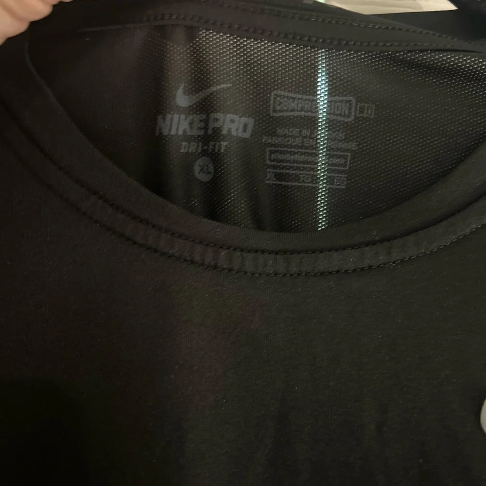 Nike men’s black